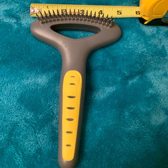 JW Pet Gripsoft Double Row Undercoat Rake - Picture 7 of 9